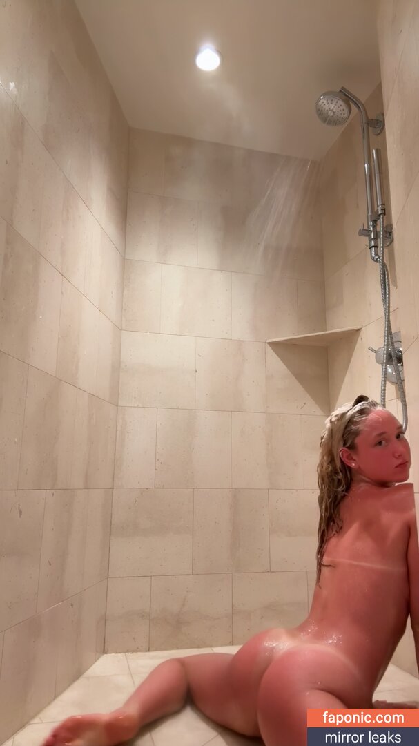 Cardin Isabelle Elliott, cardin_isabelle, cardin_isabelle... Leaks Nues  Photo #34