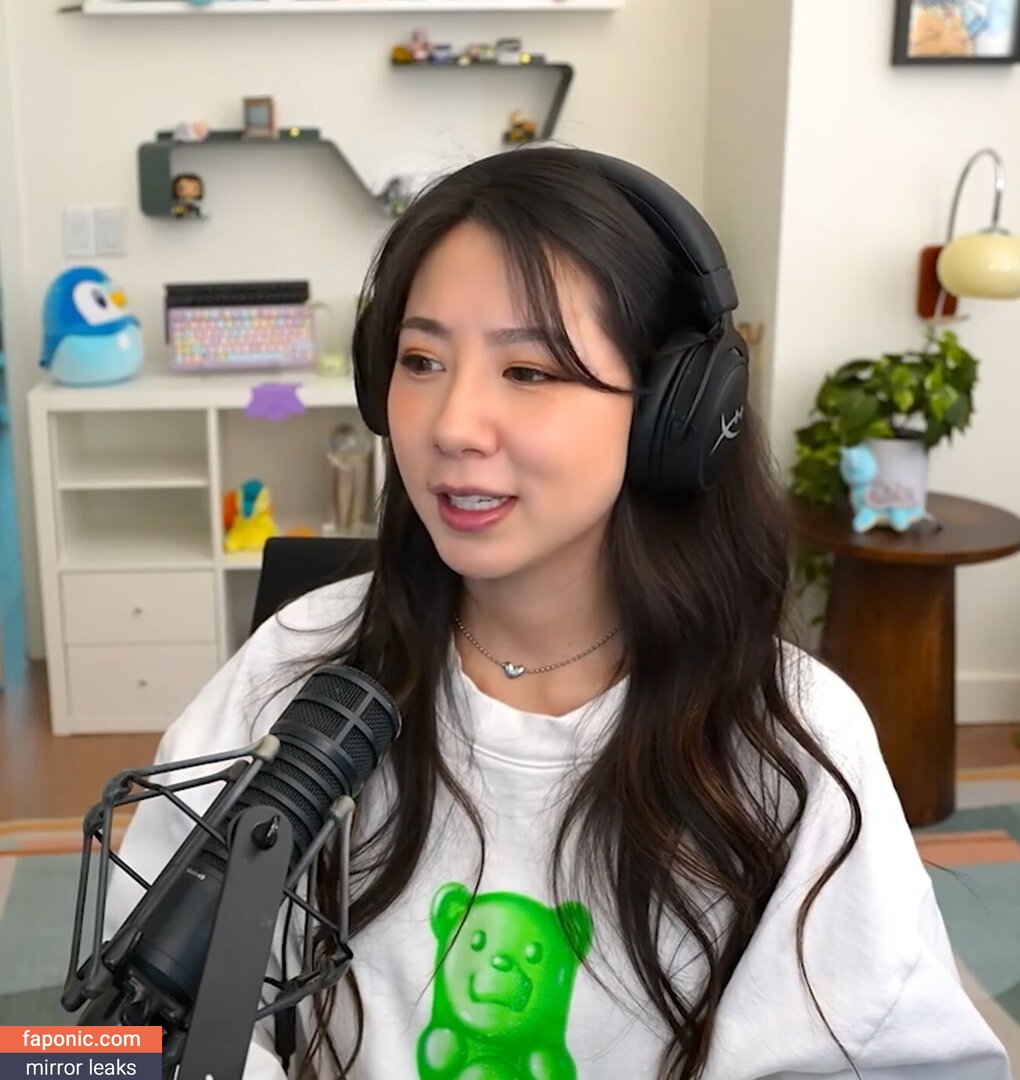 Fuslie, Leslie Leaks Nues  Photo #905