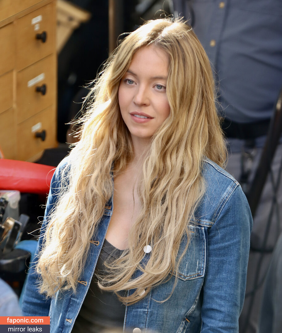 Sydney Sweeney, gal_gadot, https:, sydney_sweeney Leaks Nues OnlyFans Photo #518