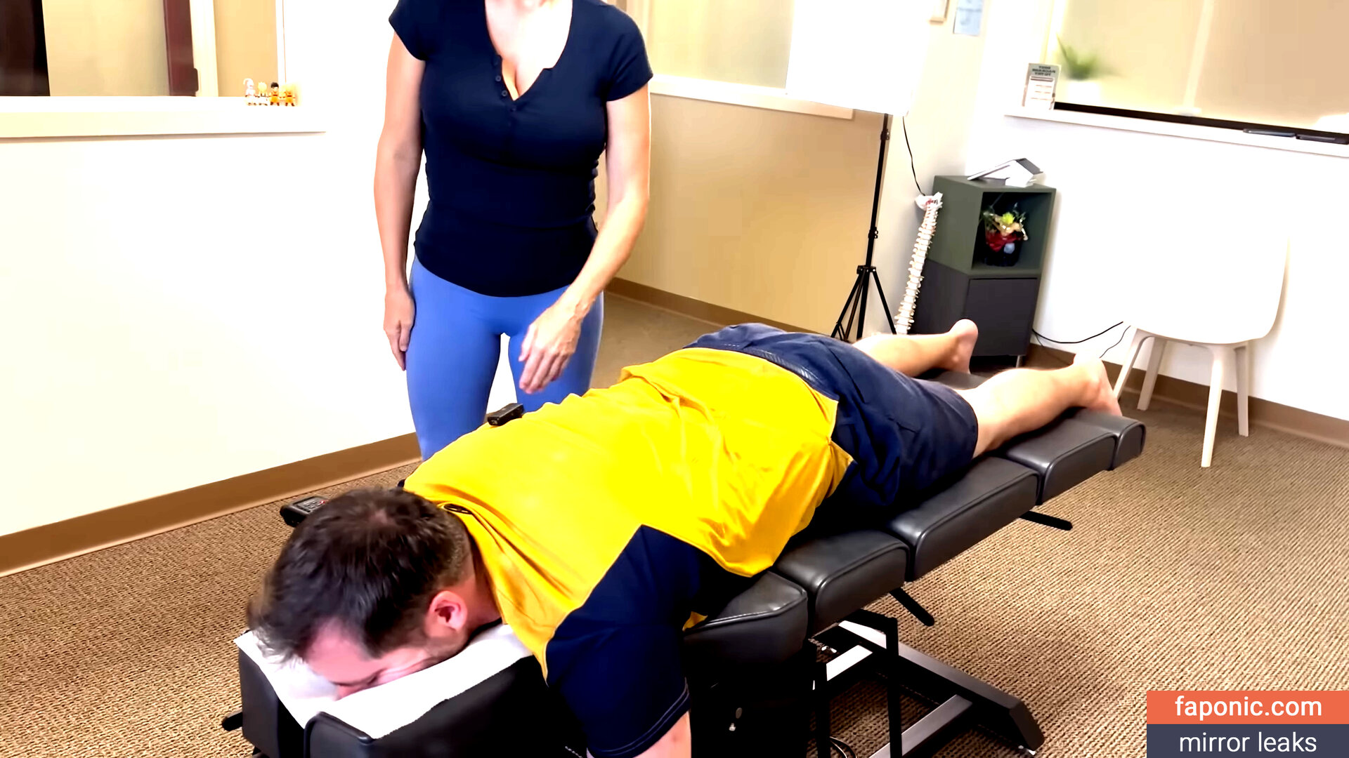 Brenda Mondragon, Chiropractor Leaks Nues  Photo #69