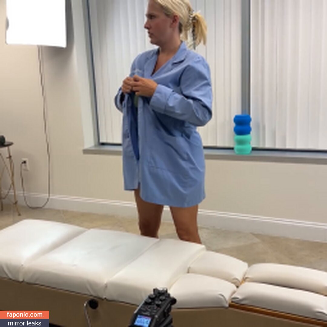 Brenda Mondragon, Chiropractor Leaks Nues  Photo #81