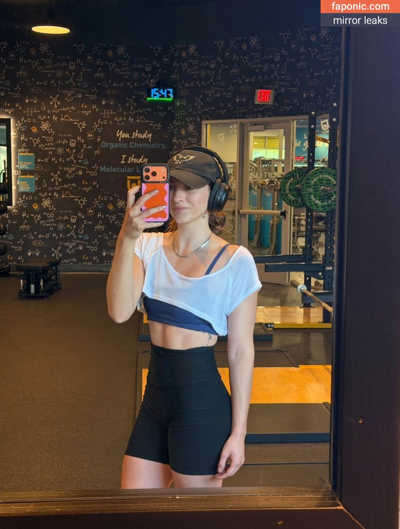 Discussion Thread, Willow Shields, WillowShields Leaks Nues OnlyFans Photo #129