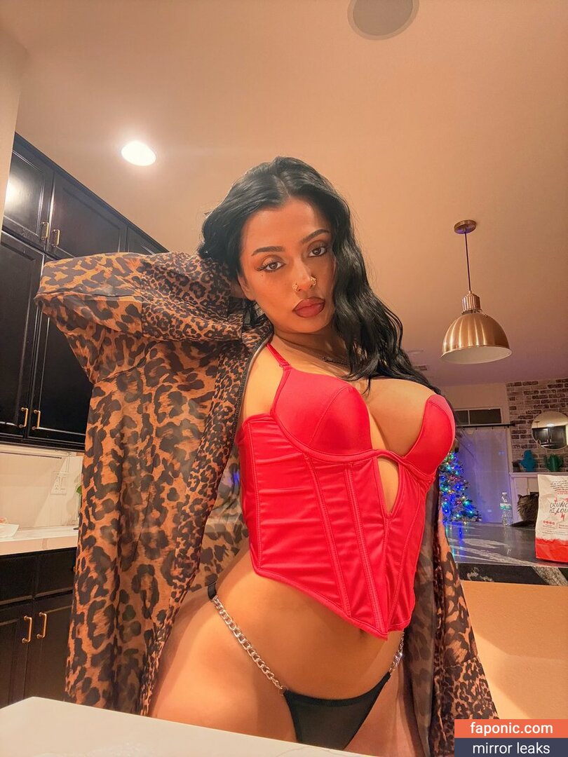 Yahaira Yumi, yahairayumi, yymedina79 Leaks Nues OnlyFans Photo #21