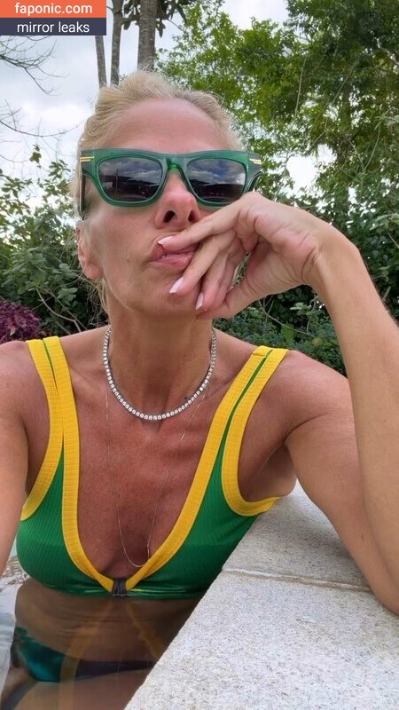 Adriane Galisteu, galisteuoficial Leaks Nues  Photo #330