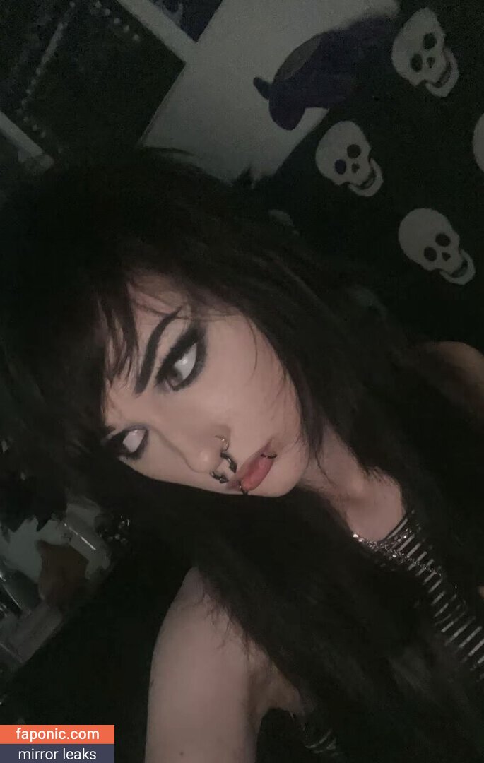 Graveyardbaby008