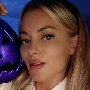 Marie Bombshell